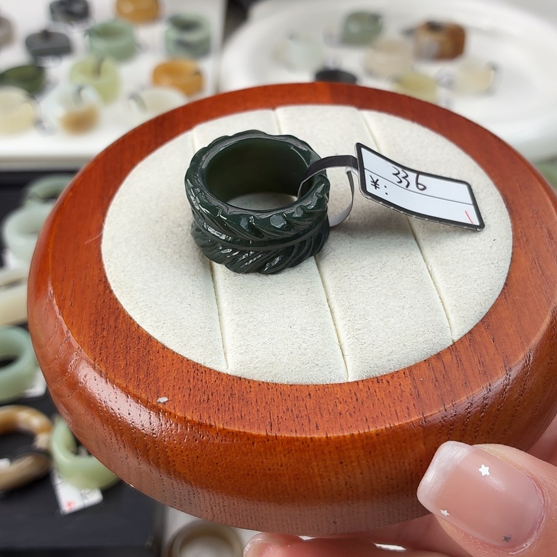 和田玉未镶嵌戒指Q23设计师羽毛绿内径18.0港码17