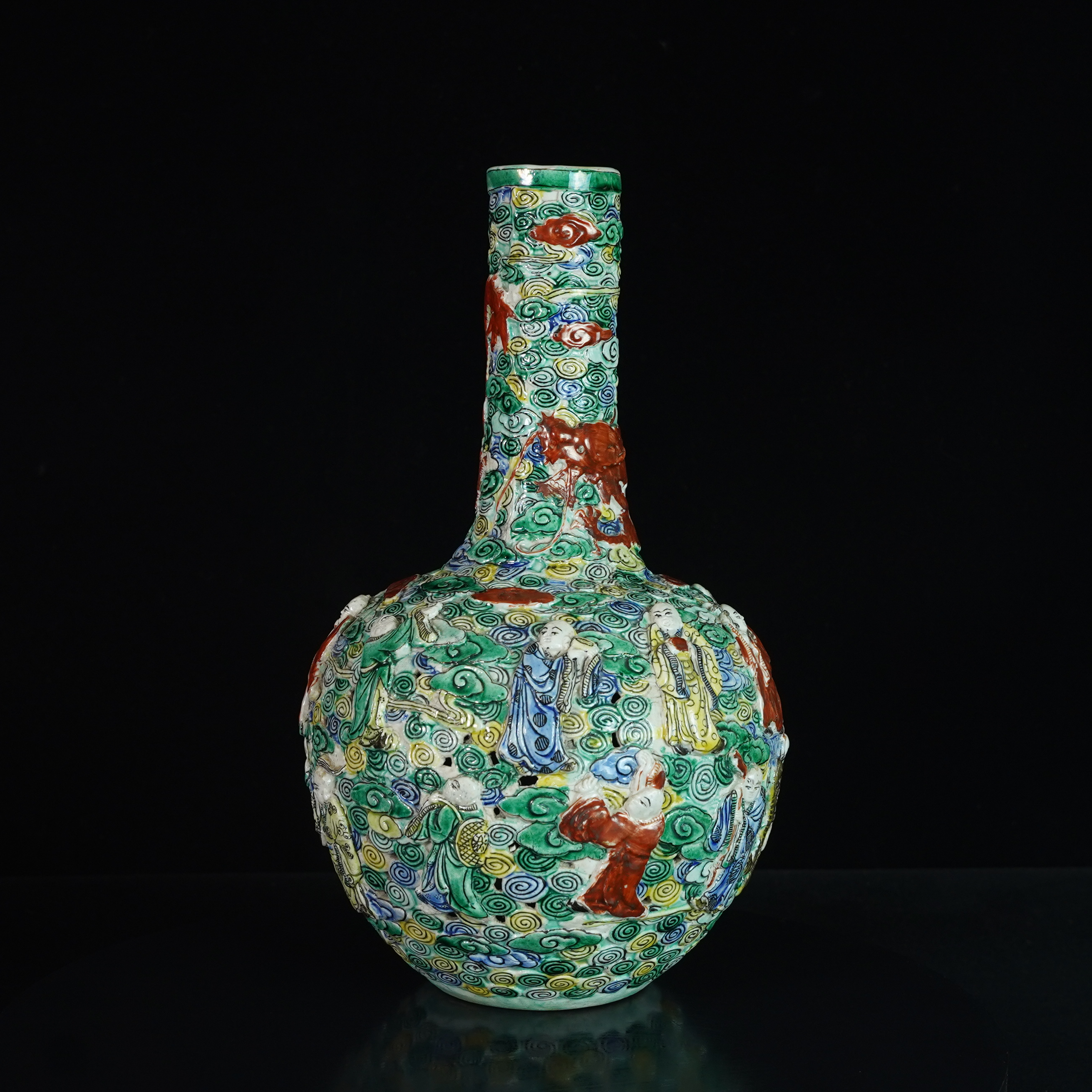 LRX250108003【十竹斋】清晚期粉彩高浮雕十八罗汉天球瓶