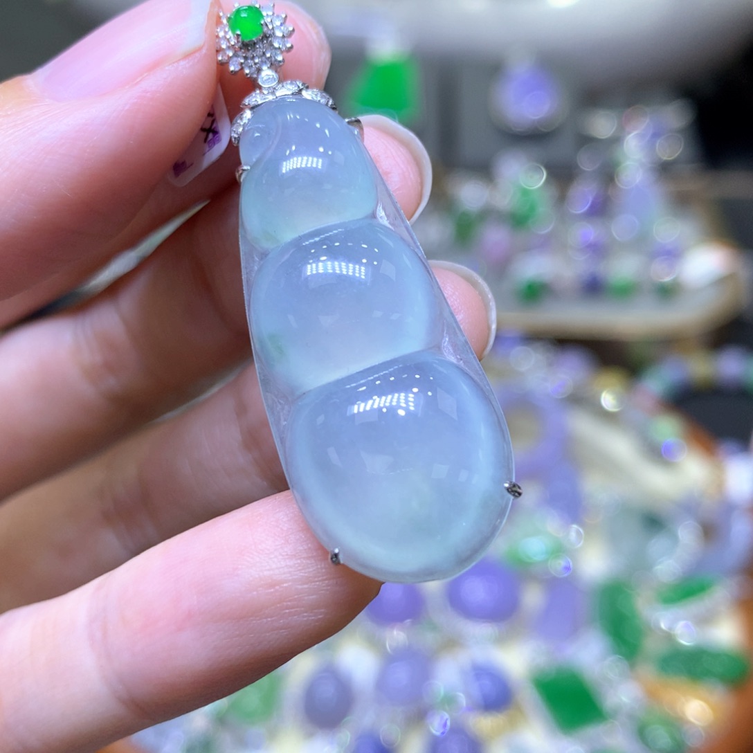 【闪购商品】翡翠颈饰18K金镶嵌翡翠吊坠项链