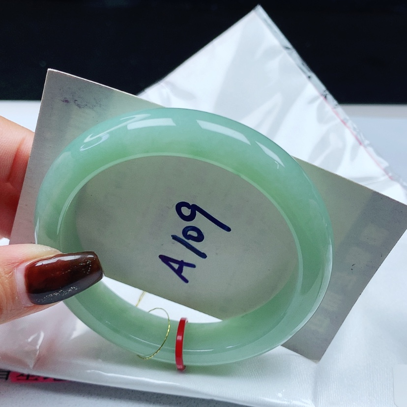 【闪购商品】翡翠手镯未镶嵌 正圈57+