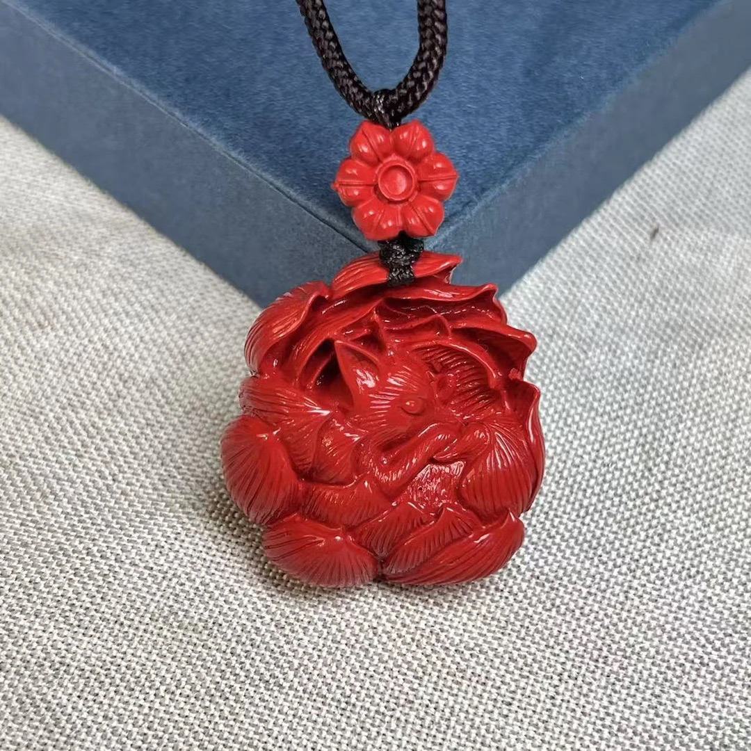含辰砂工艺品高含量朱砂红砂九尾灵狐吊坠女款平安项链时尚款