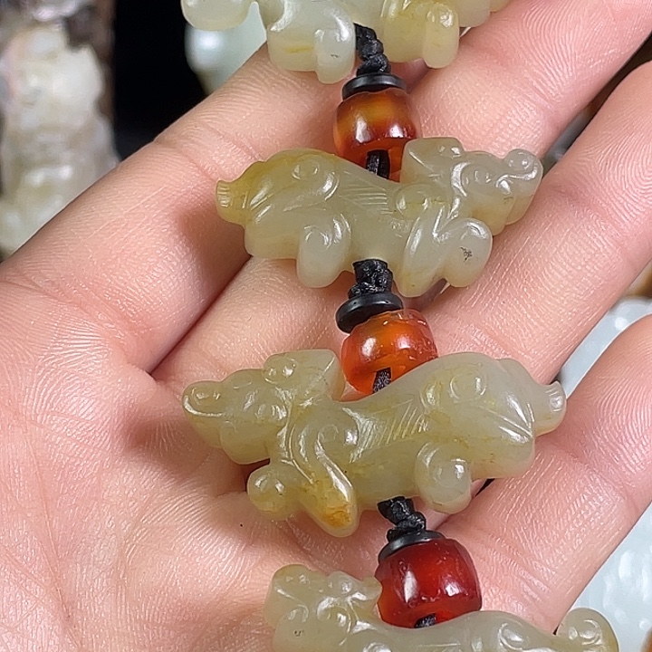 用***6和田玉未镶嵌挂件