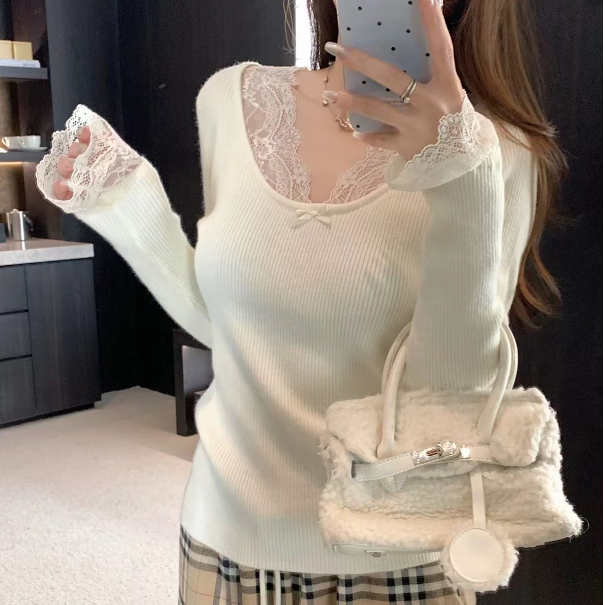 2025纯欲风蕾丝拼接针织衫女秋冬新款修身百搭显瘦内搭性感上衣