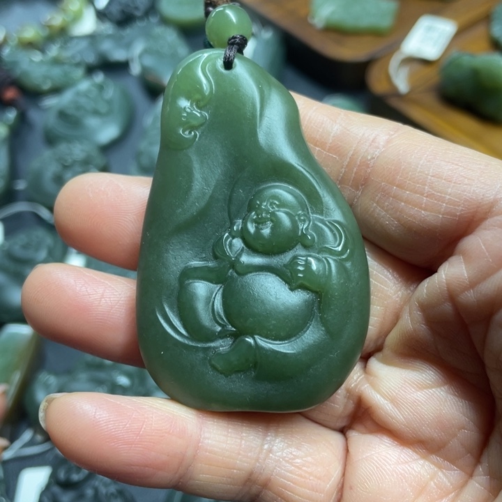 岫岩老玉（透闪石质玉）颈饰未镶嵌