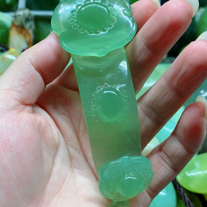 蛇纹石玉未镶嵌手把件