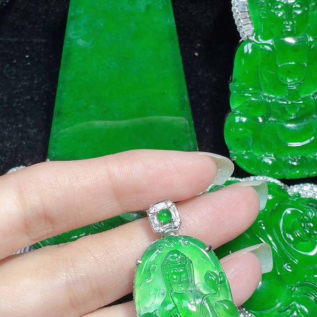 翡翠未镶嵌颈饰11