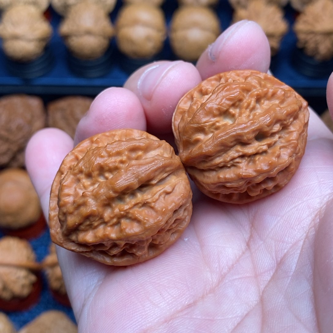 文玩核桃把件手捻粗筋