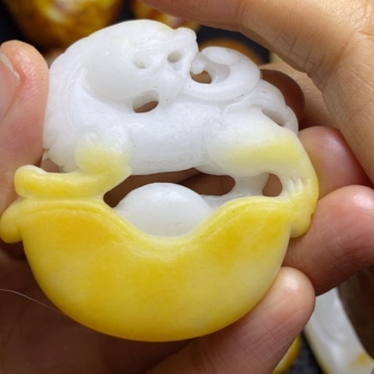 和田玉颈饰未镶嵌