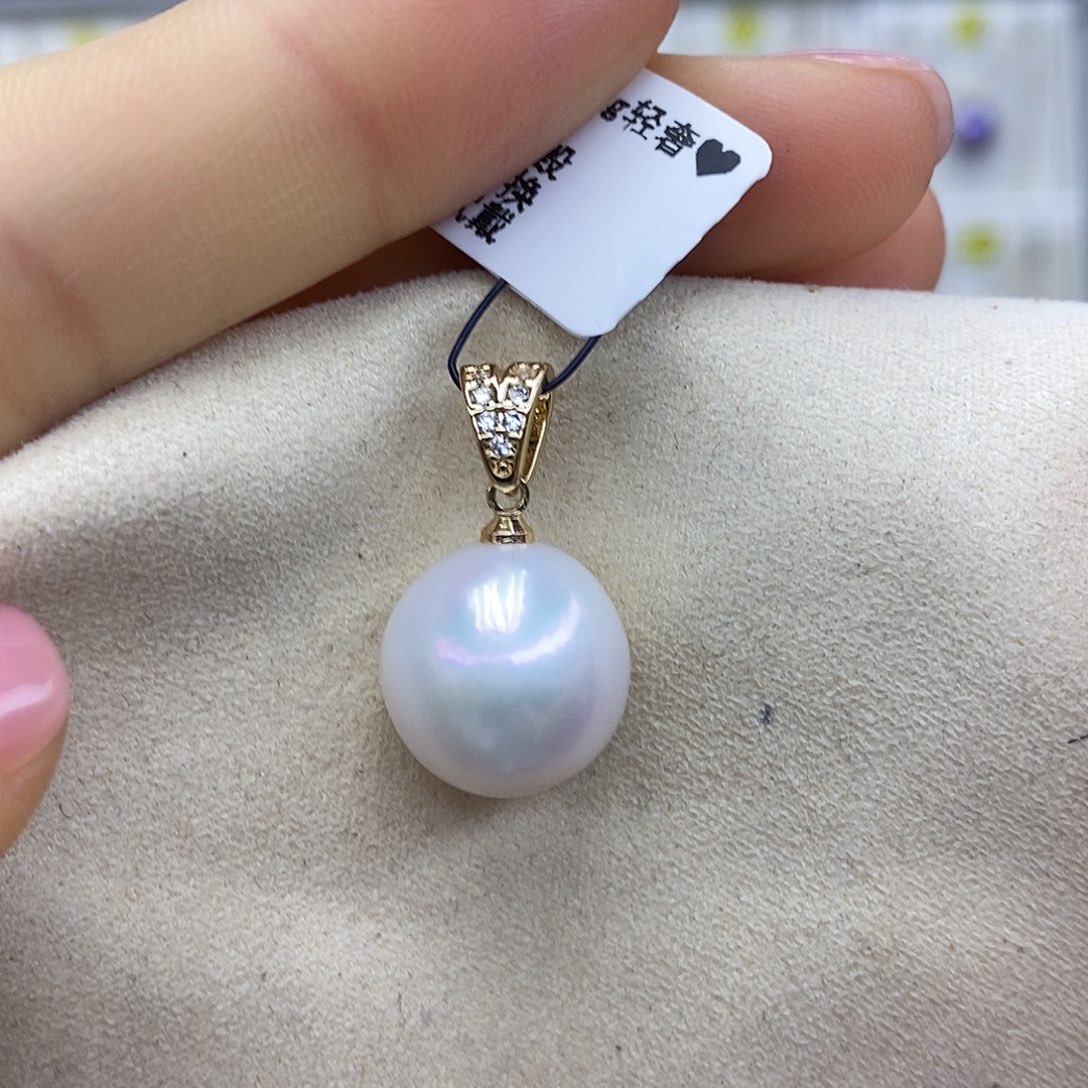 淡水珍珠吊坠(赠链)未镶嵌
