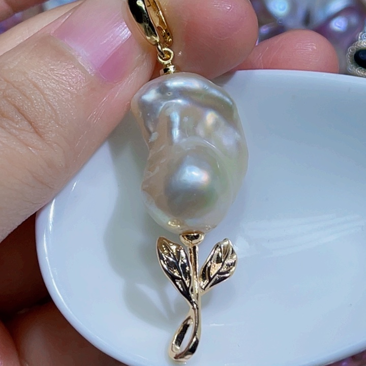 颈饰未镶嵌淡水珍珠