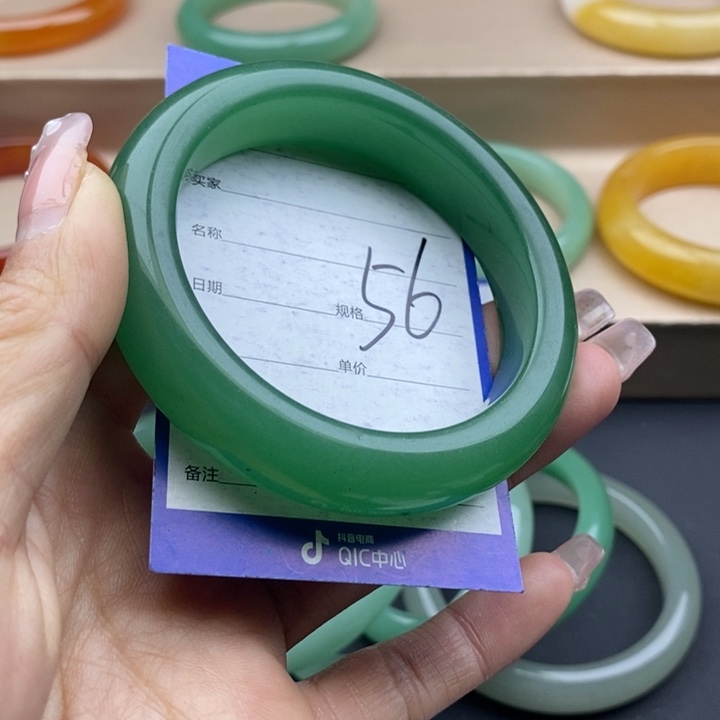 石英质玉手镯未镶嵌