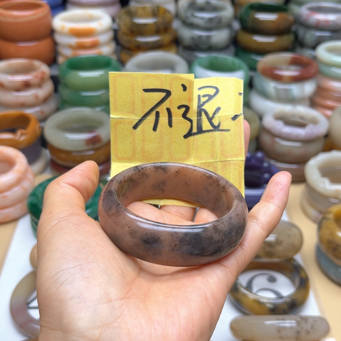 手镯石英质玉未镶嵌