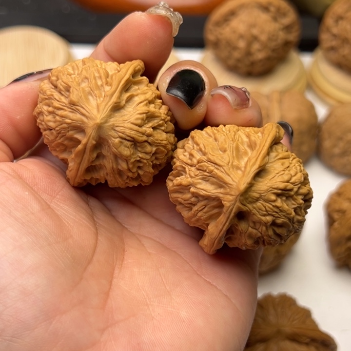 文玩核桃把件静38金牛