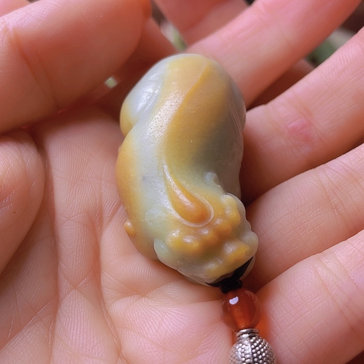 未镶嵌岫岩河磨玉（透闪石质玉）把件