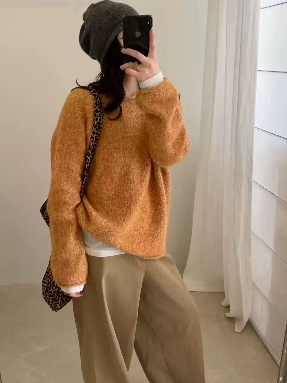 秋冬新款韩系软糯慵懒风宽松橘色卷边圆领套头针织毛衣女