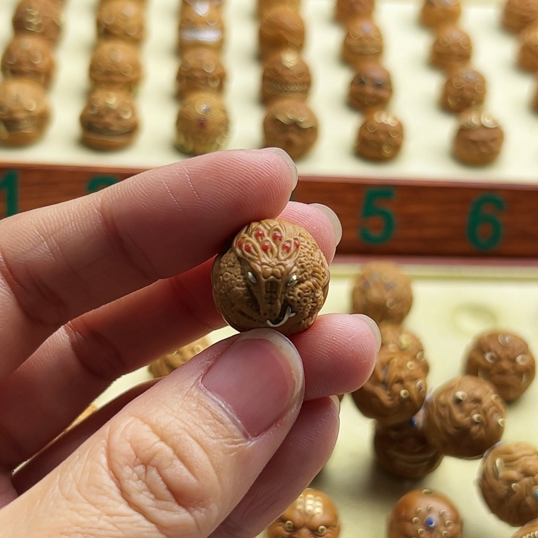 把件猴头核桃蛇女