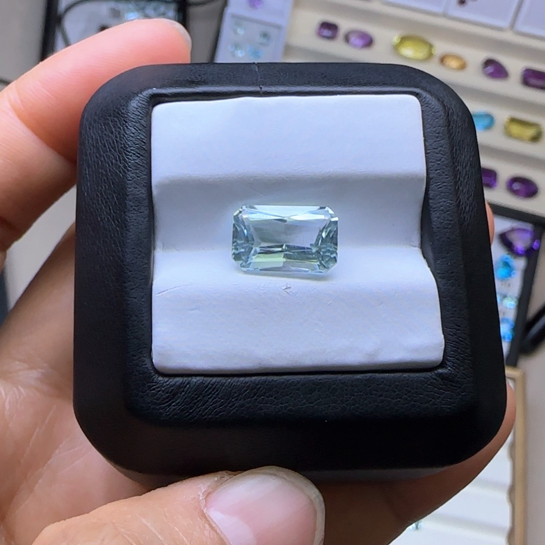 海蓝宝石裸石未镶嵌天然无烧 4.48克拉