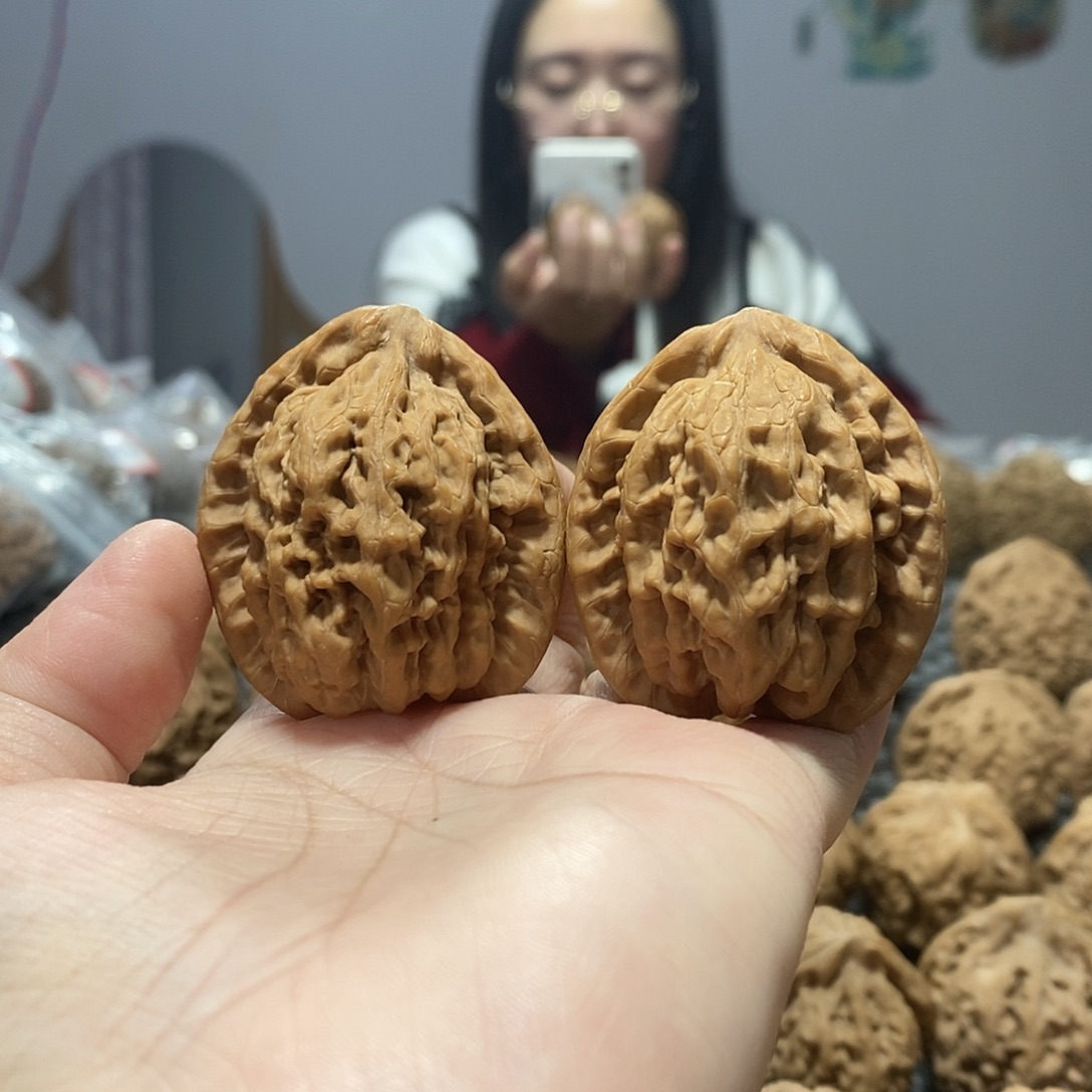 吊坠桃核金公子40+黄