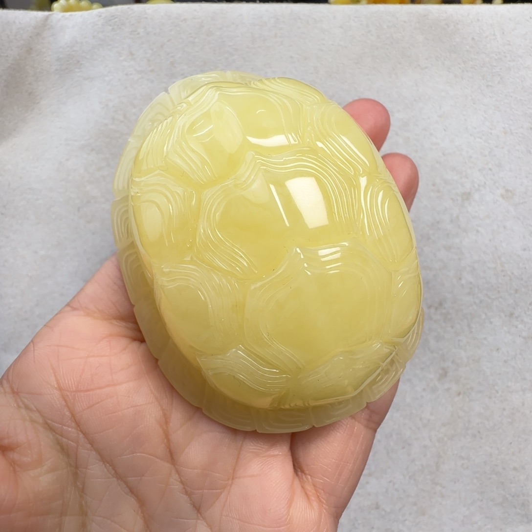 蜜蜡未镶嵌珠宝奇石