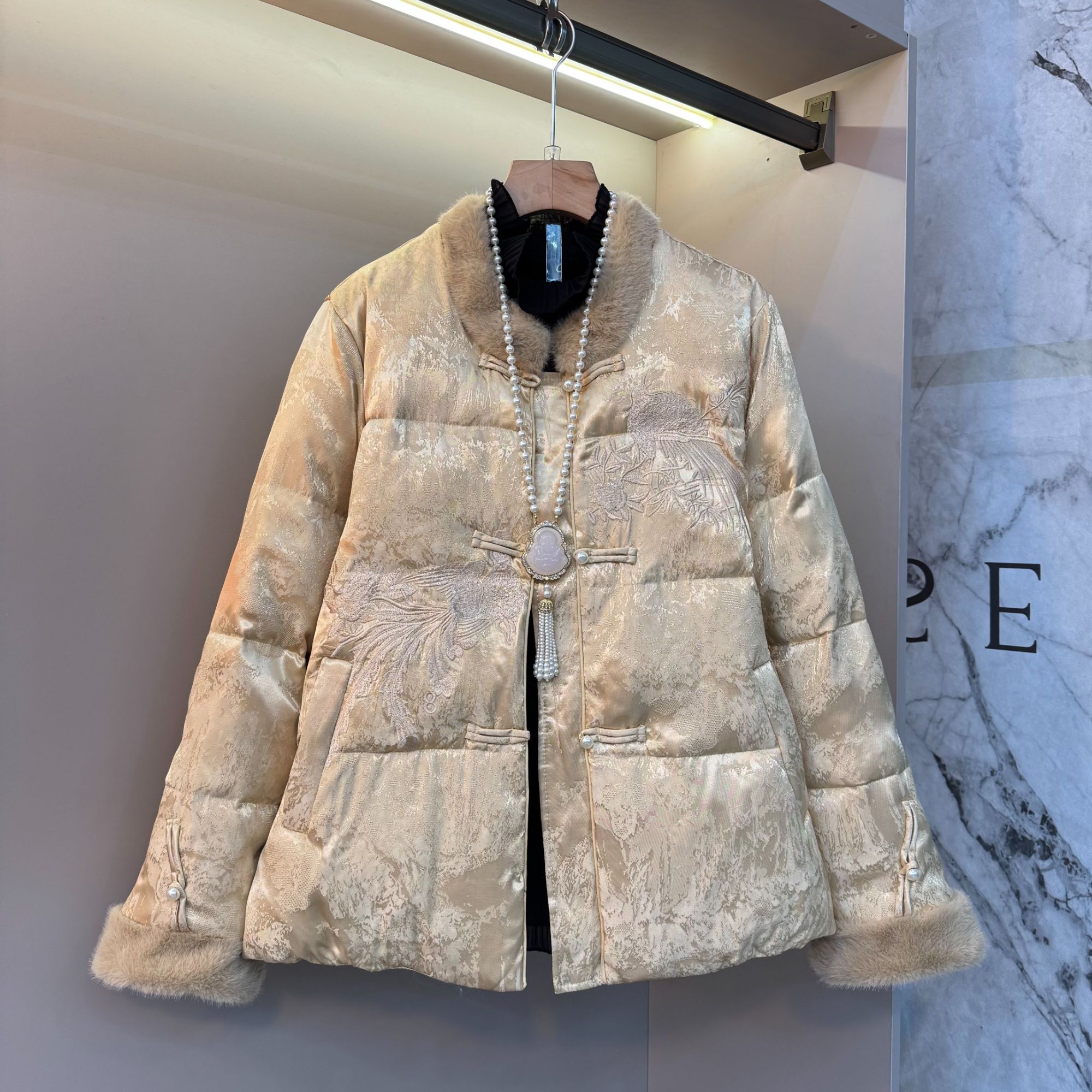 2025大码女装潮流胖mm洋气新中式刺绣加厚提花宽松显瘦外套88500