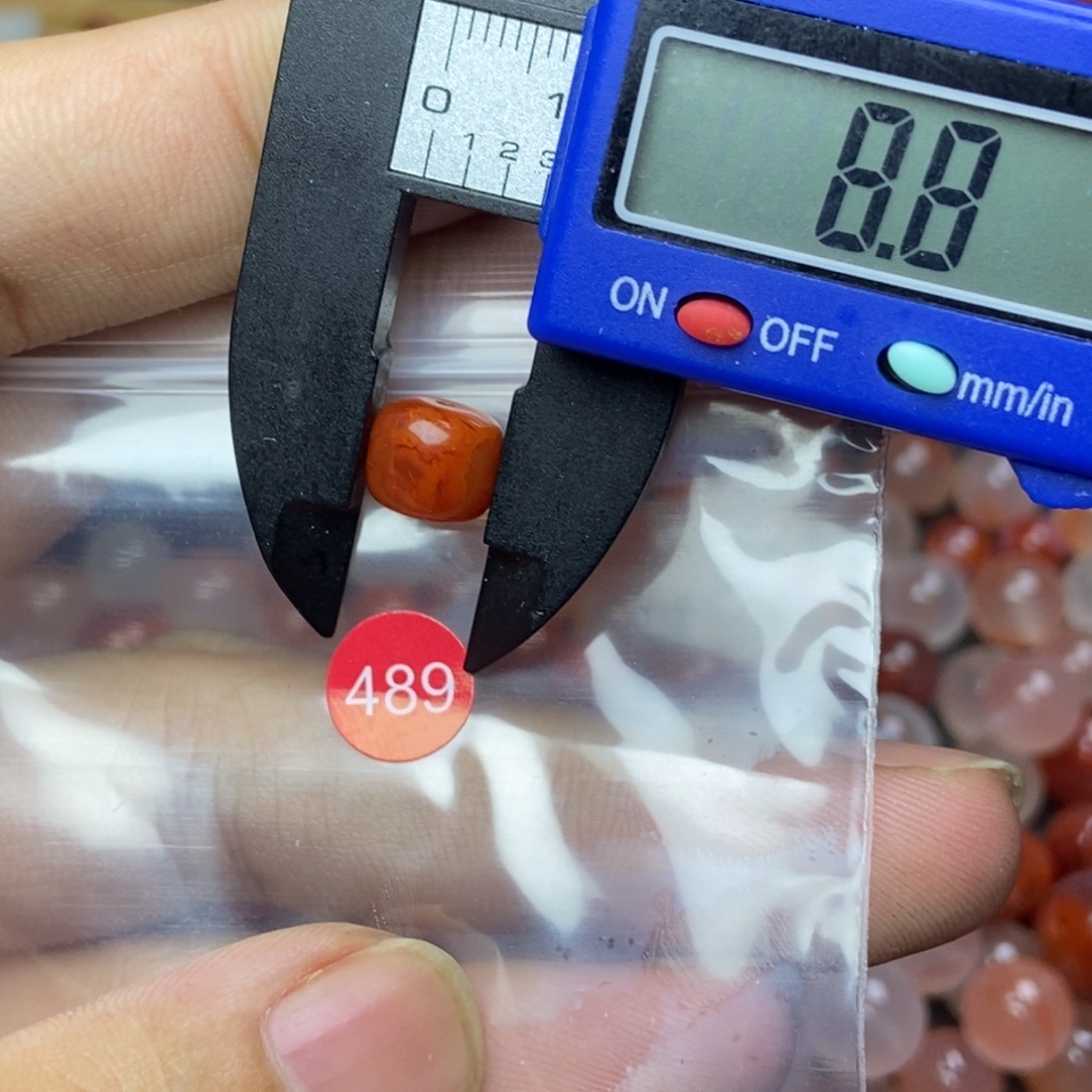 南红玛瑙未镶嵌有瑕疵