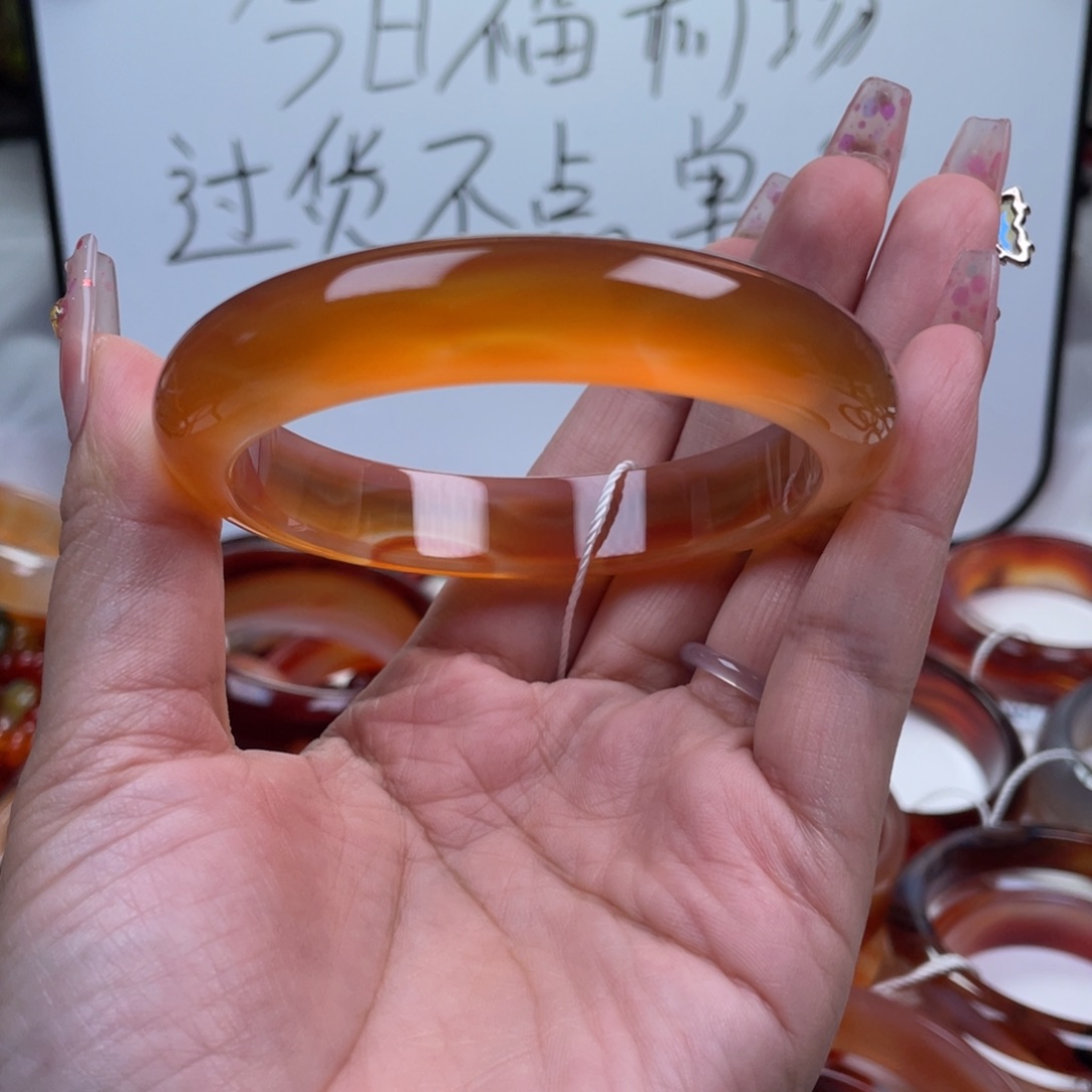 玛瑙/玉髓手镯未镶嵌