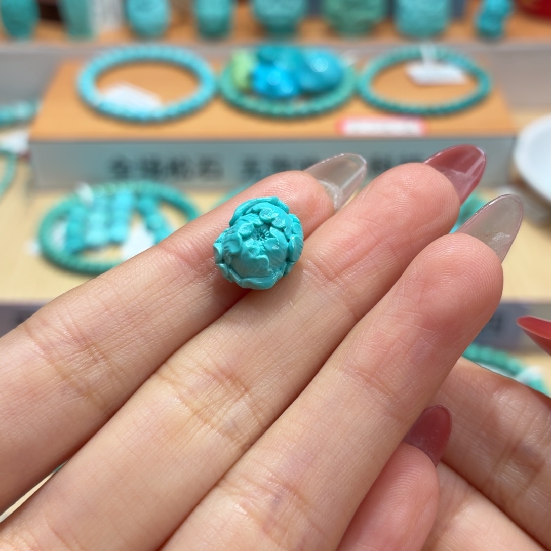 绿松石未镶嵌珠宝奇石牡丹花