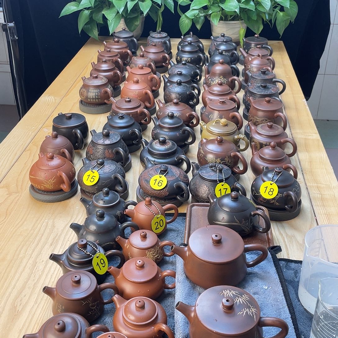 壹***亿泥塑汉瓦壶无礼盒装