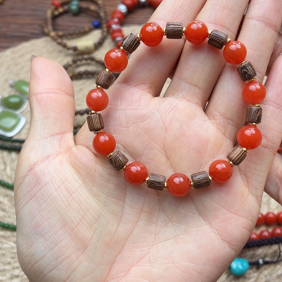 勤***姐南红玛瑙未镶嵌颈饰