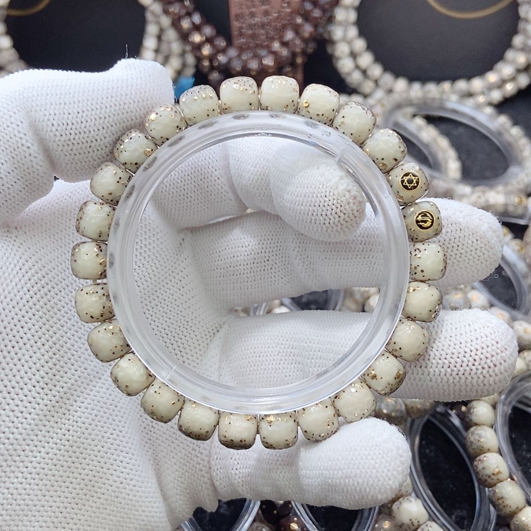 星月菩提手串宇****王星月