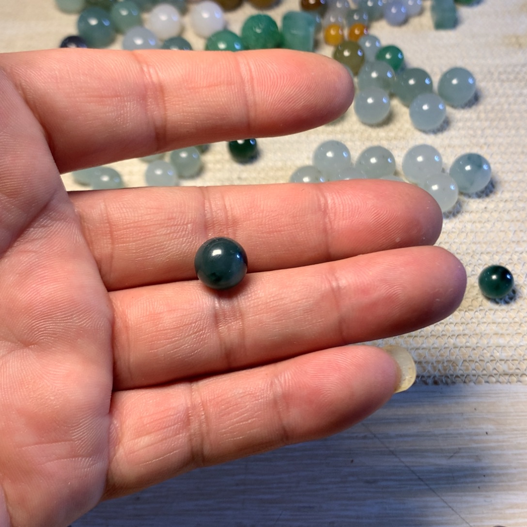 紫***星翡翠散珠珠子一颗