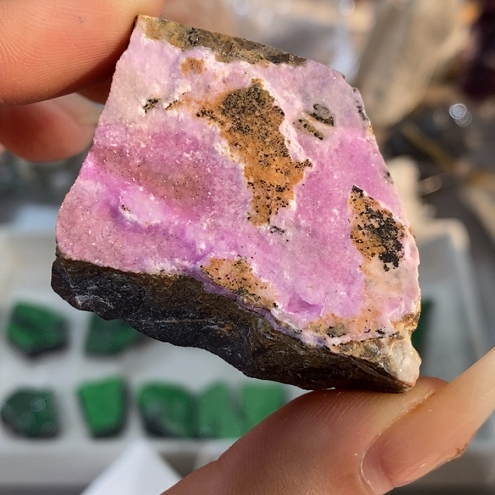 石材云南红粉纹石虎皮蛋糕