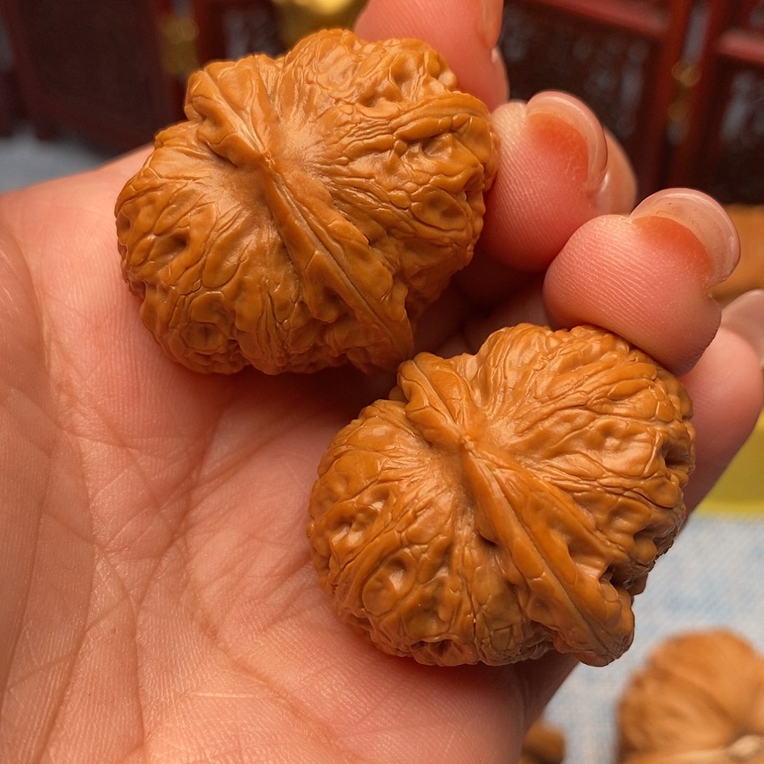 就***.文玩核桃把件36全元宝