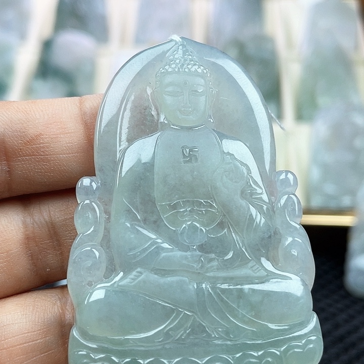 翡翠未镶嵌颈饰水**川天然翡翠A货，阿弥陀佛