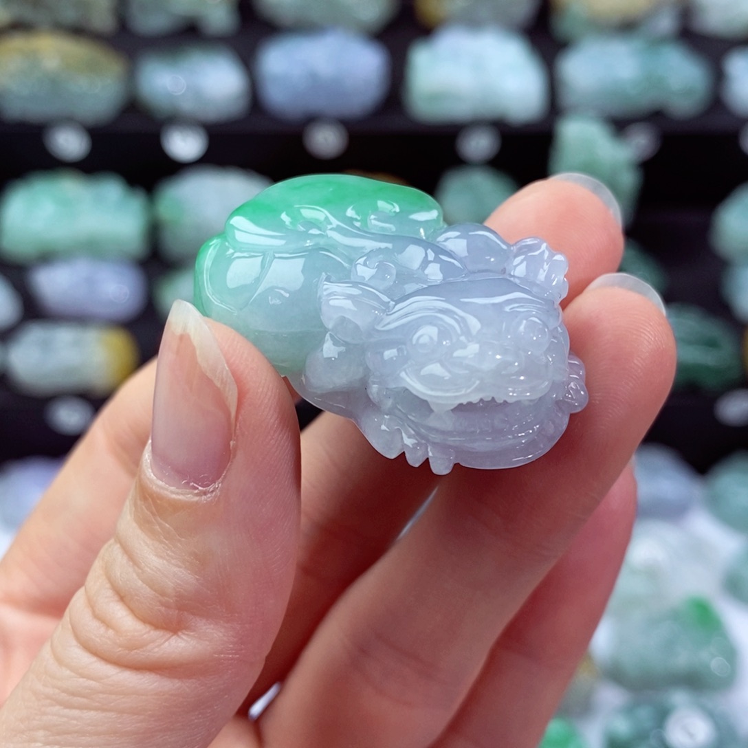 翡翠颈饰未镶嵌离****）天然