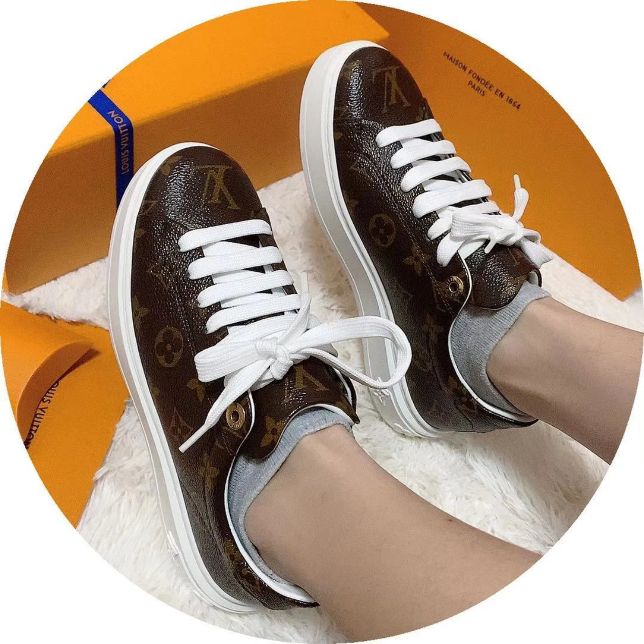 未使用 LouisVuitton/路易威登 女款棕色老花时尚厚底板鞋 37.5码