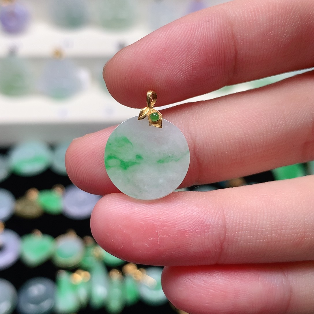 颈饰18K金镶嵌翡翠翡翠吊坠