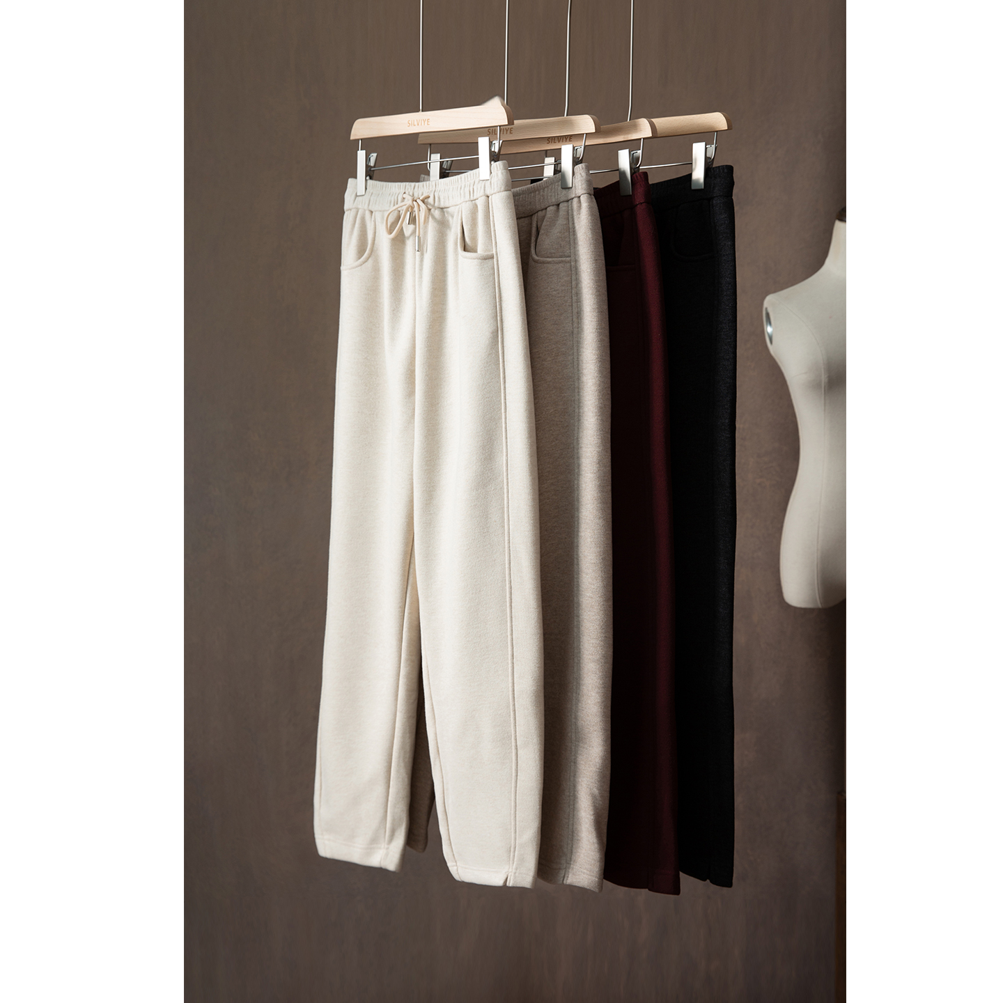 SILVIYE醋酸羊驼绒加绒厚休闲松紧高腰显瘦直筒运动卫裤女CK52181