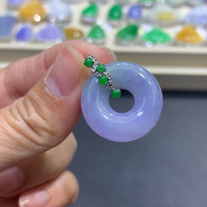 翡翠颈饰18K金镶嵌翡翠