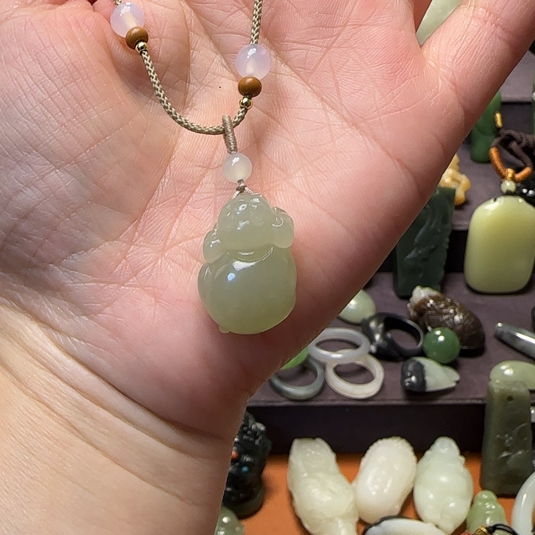 和田玉未镶嵌颈饰