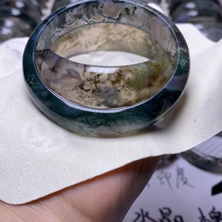 玛瑙/玉髓手镯未镶嵌七****雨