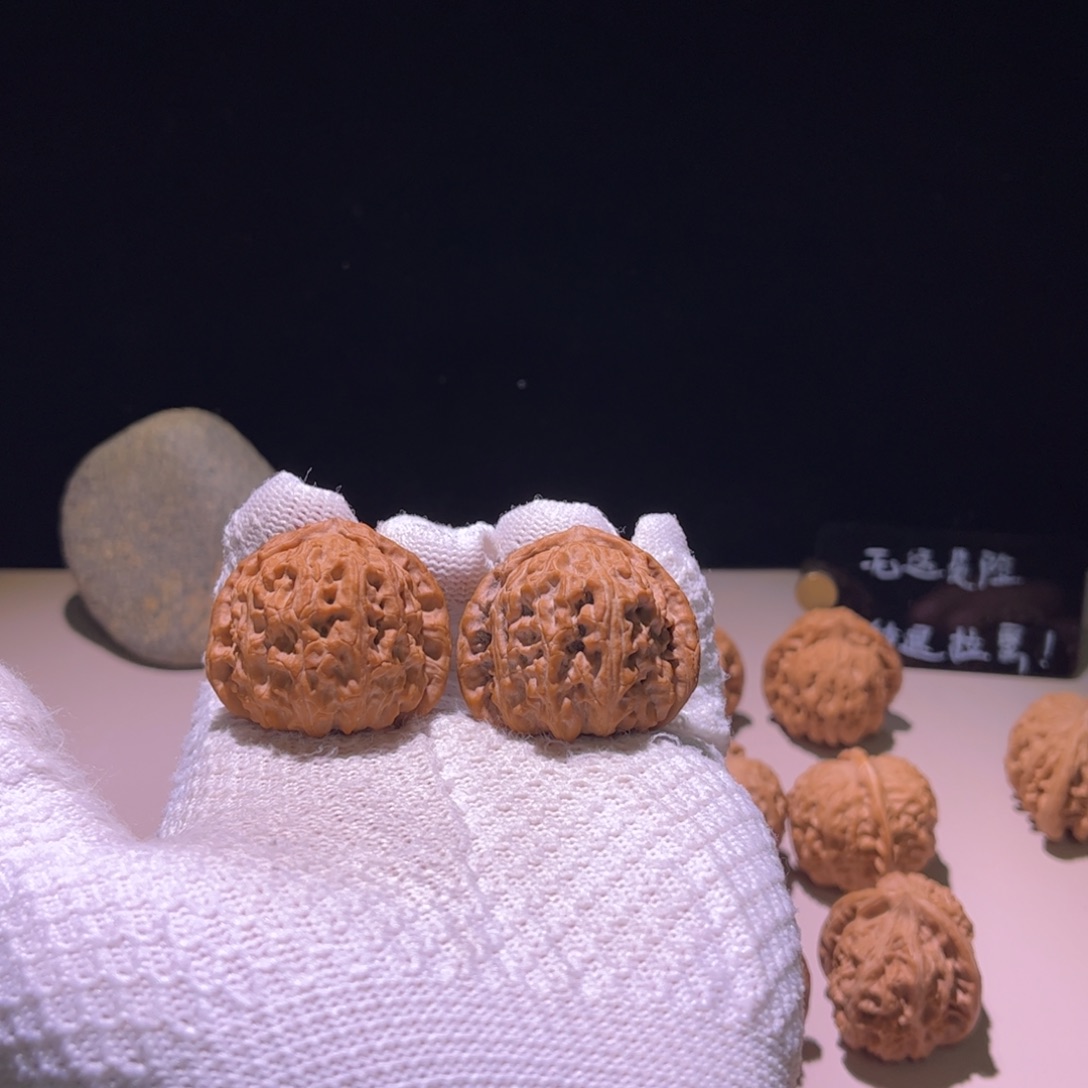 W***G文玩核桃吊坠39全品白狮子