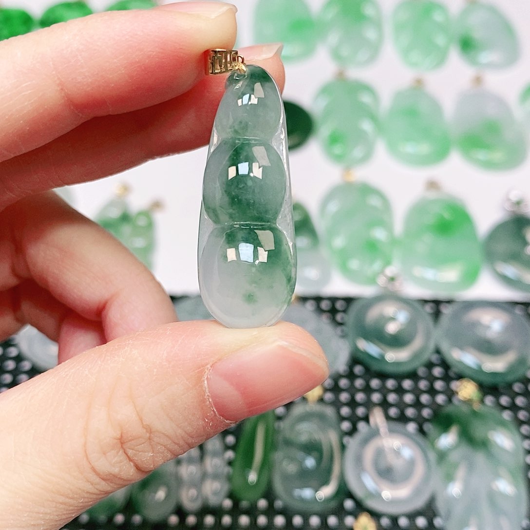 翡翠吊坠(不含链)18K金镶嵌