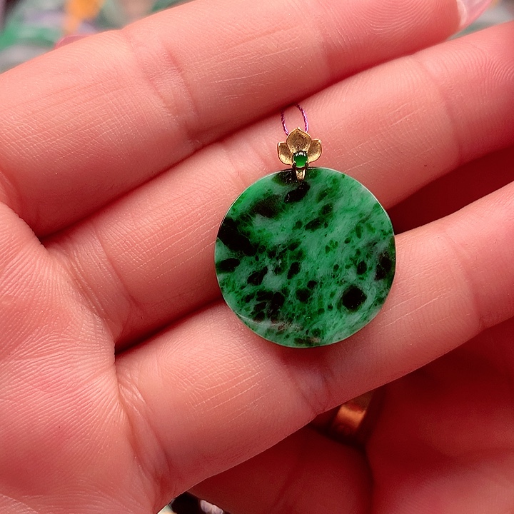 翡翠颈饰18K金镶嵌翡翠