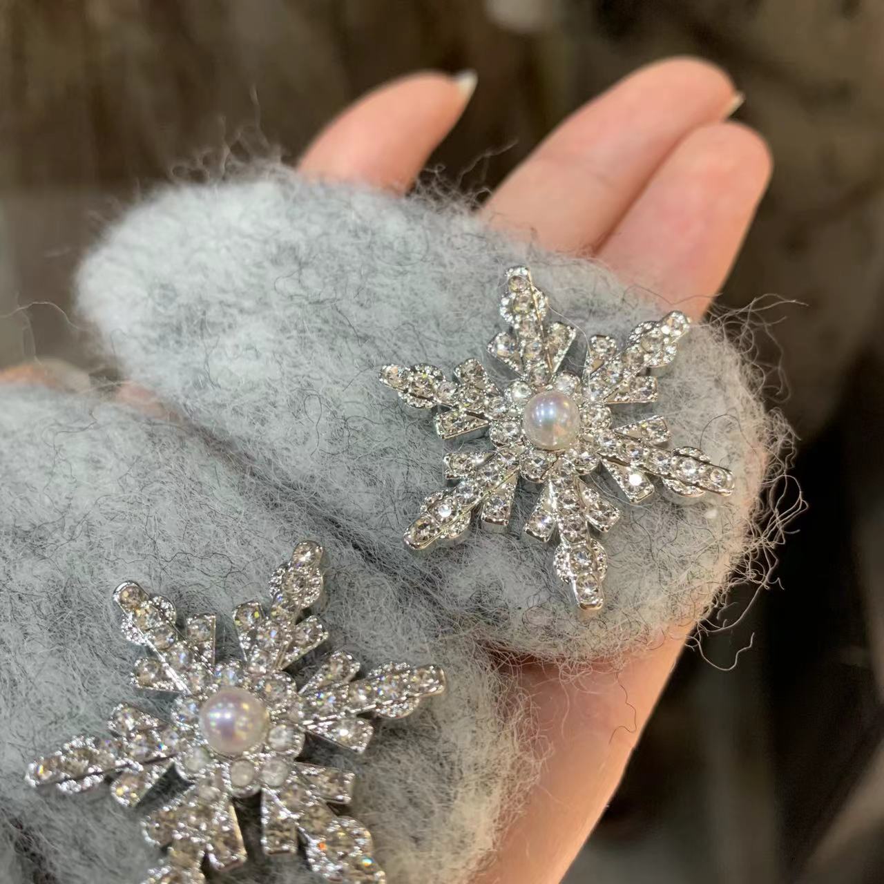 4-5mm雪绒花发夹 发一个 天然真珍珠要有包容心