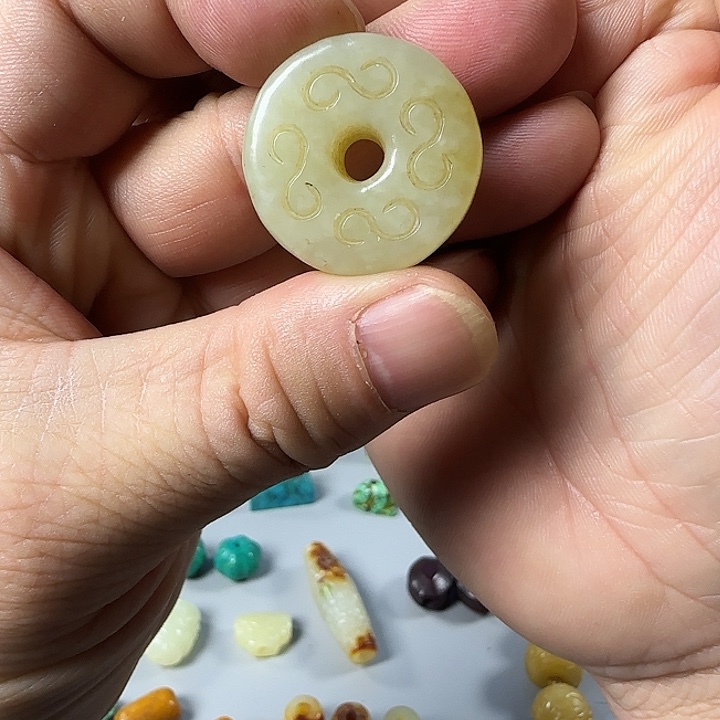 和田玉（糖玉）未镶嵌颈饰