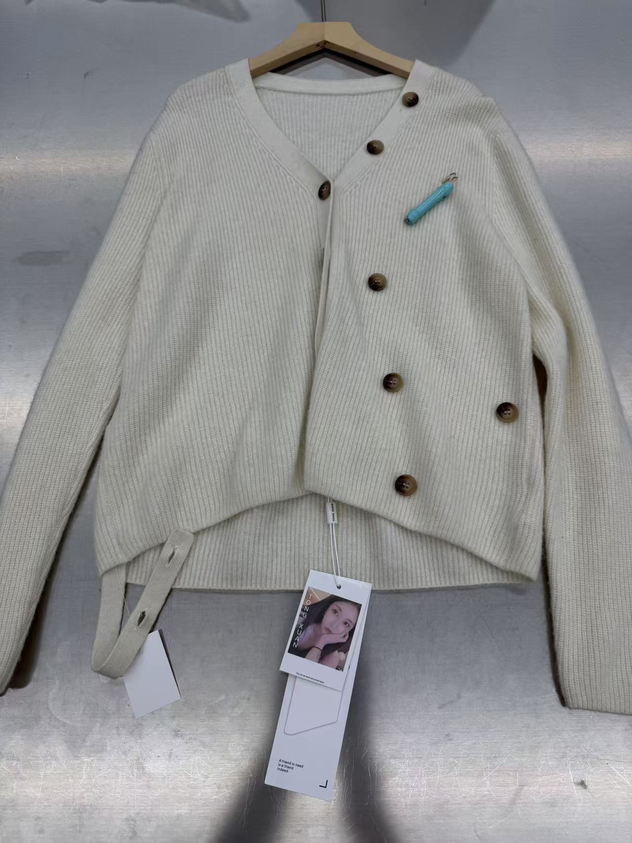 新款时尚百搭针织衫 YT7781