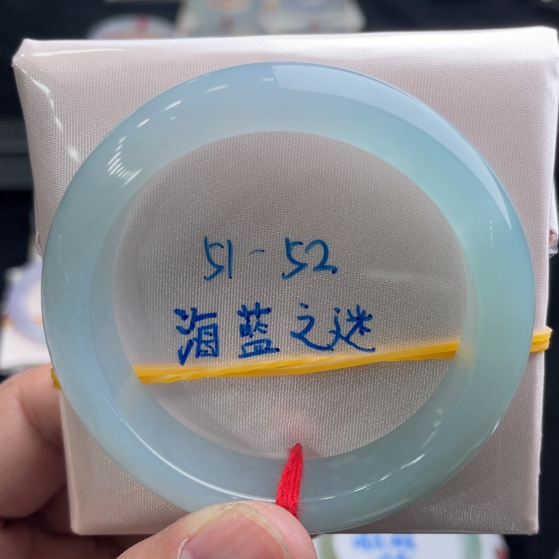翡翠手镯未镶嵌翡翠手镯