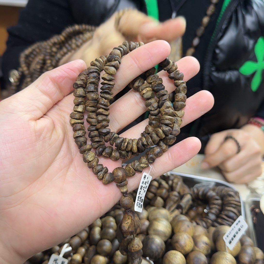 沉香木手串白棋多圈壳仔 26 克多样性发一