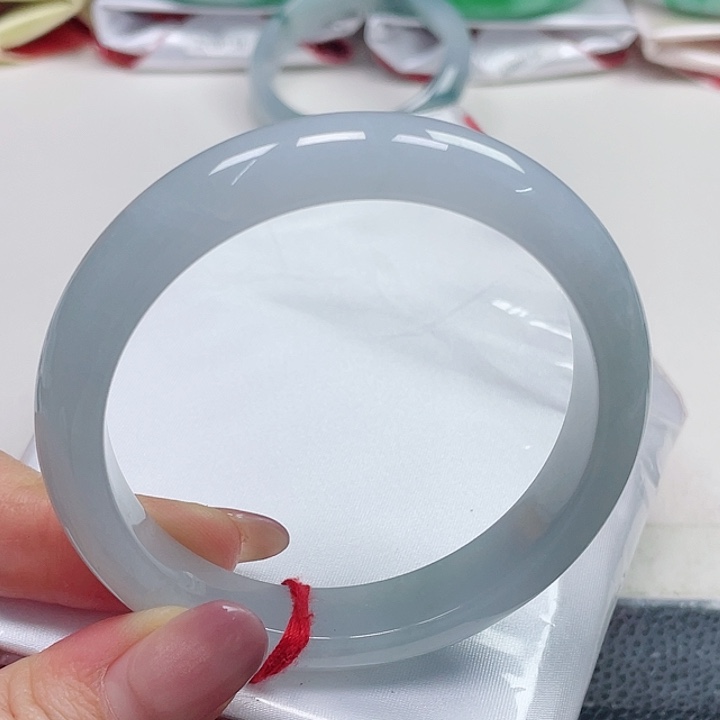 翡翠手镯未镶嵌缅甸翡翠